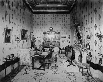 La stanza da soggiorno della Regina, Villa Clara, c.1870-80 da English Photographer